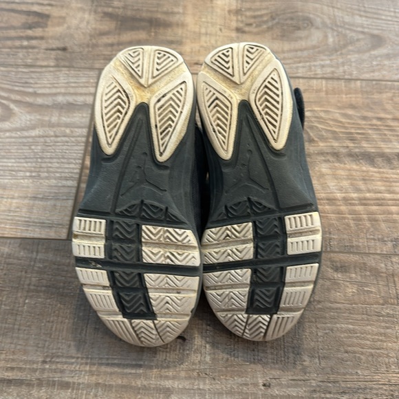 Kids Jordan Super Fly 3 BP Shoes Black Size 11 Boys Great Condition - Picture 5 of 6